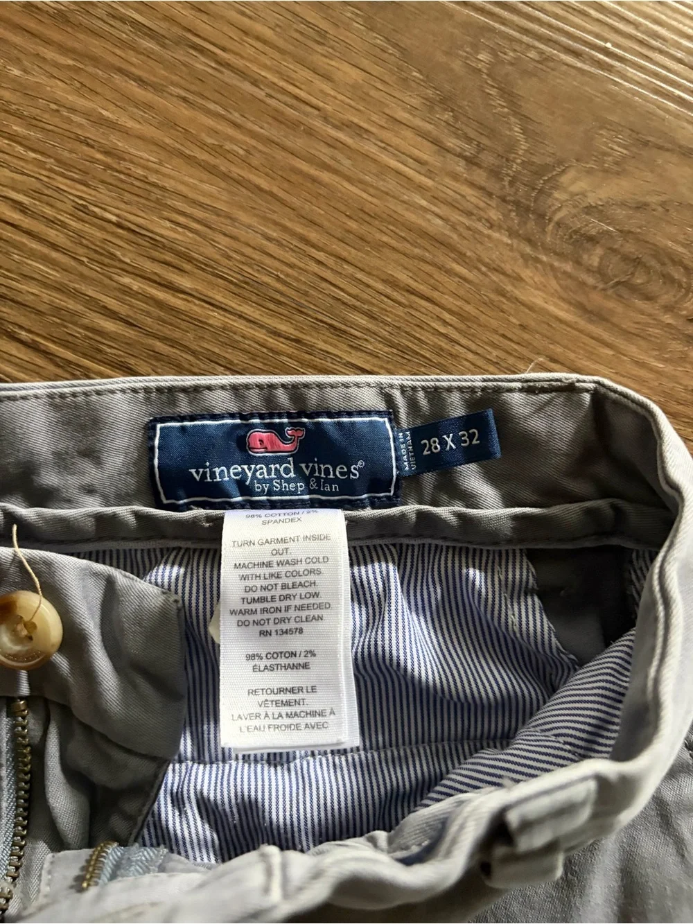 Vineyard Vines classic light